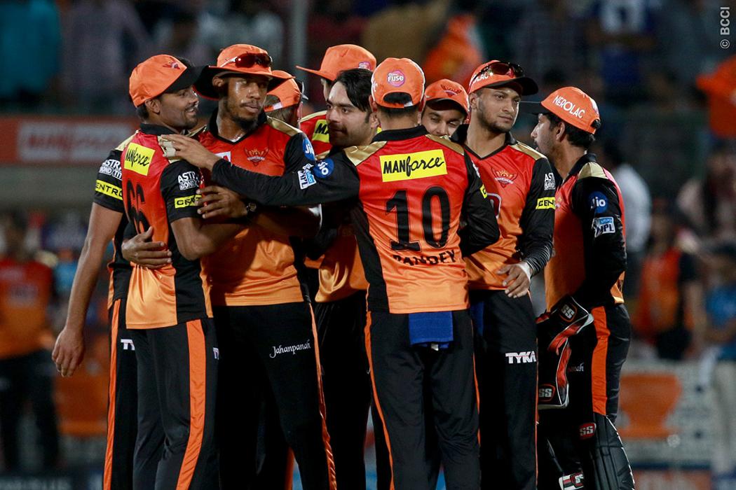 Twitter reacts to Kane Williamson's knock and DRS's inability to give a right decision as SRH beat RR by 11 runs